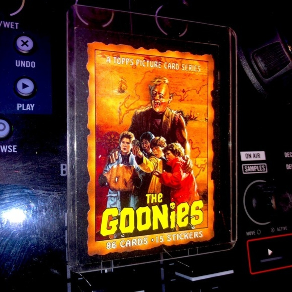 The Goonies Topps Picture Card Card #1 of 86 Cards & 15 Stickers EX